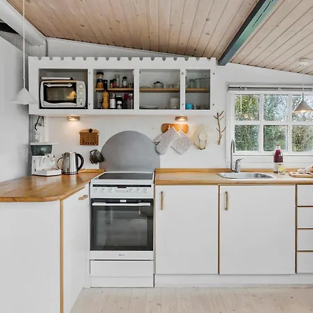 3 Bedroom Awesome In Semesterbostad